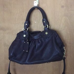 Classic Qbaby groove bag in Burgundy.